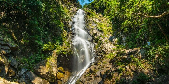 Air Terjun Sekayam