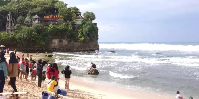 Pantai Pasir Berbisik