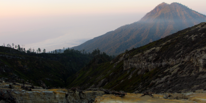 Ascension du majestueux Merapi en Java