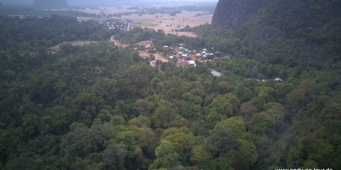 Khammouane Province (Wat Pha Khaow- Tham Kang cave- Ban Nong Bua)